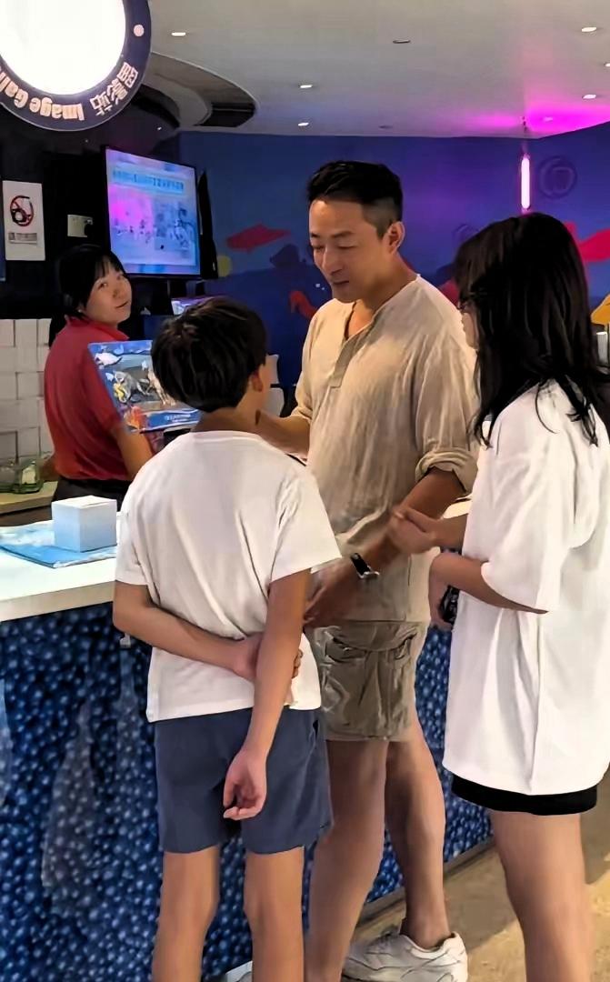 很多人看过玥儿新旧状态对比后，都忍不住心生唏嘘：孩子的模样，从不会骗人，藏着最真