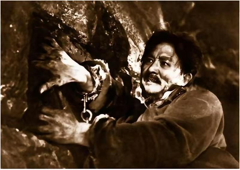 最新日报蒋介石啊，你千万不该屠杀渣滓洞的三百多名志士！1949年，重庆渣滓