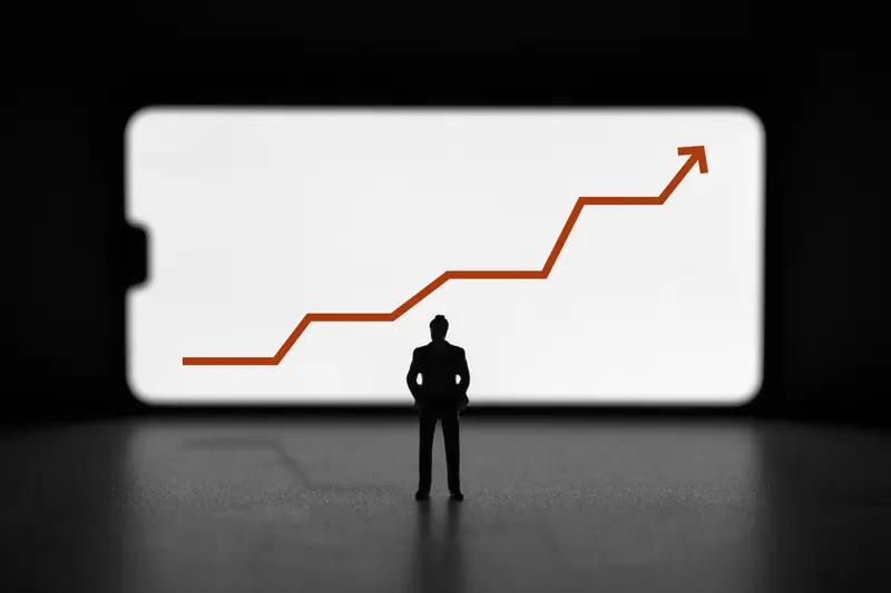 不知你是否也有过这般体验：那些你终于下定决心“放手”的股票，没过多久便悄然抬头向