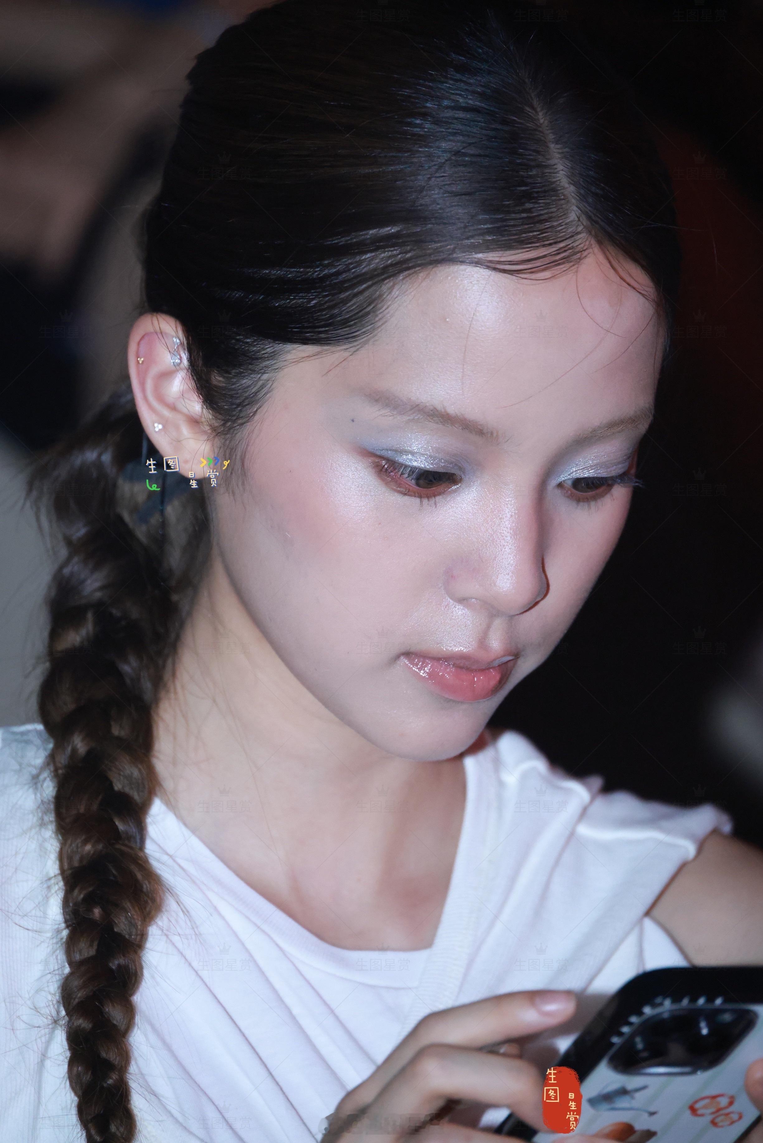 高清镜头下的娜娜，原生脸美的毫无瑕疵欧阳娜娜派对晚宴生图直出AnotherMan
