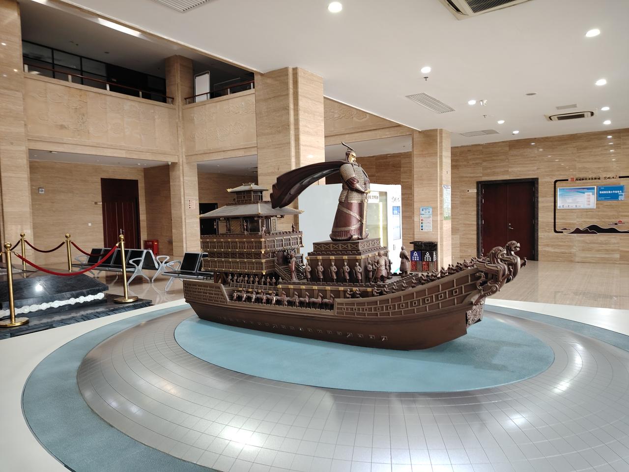 办公室来了一位女同事特别懒同事觉得她做事情肯定不认真情商也会好到哪里去但