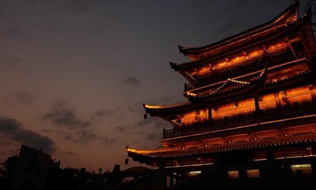 观察发现：单位里敢于跟领导拍桌子的人；其实相当一部分人混的都不赖；因为多数