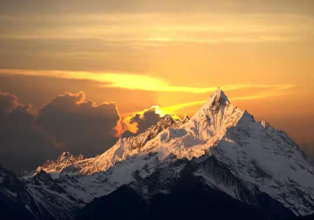 人过五十岁才懂的道理,最好的活法就四个字:人间清醒别再瞎攀比了。比你