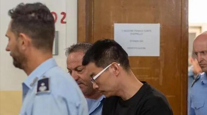中国黑客徐泽伟被捕，7月3日意大利警方应美国请求在米兰逮捕了33岁的中国男子徐泽