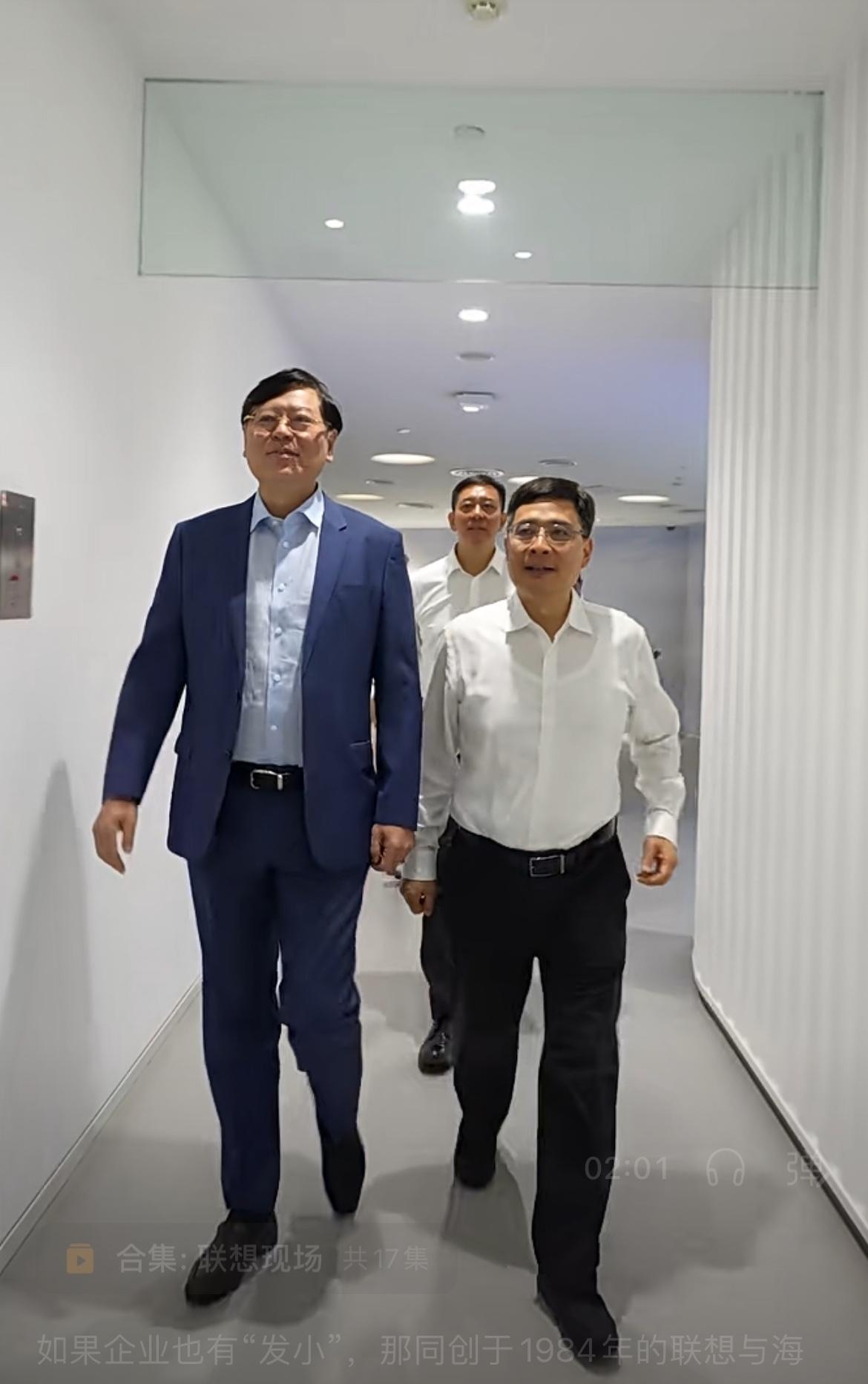 周云杰拜访杨元庆！8月20日，海尔集团CEO周云杰带队到访联想集团，同联想集