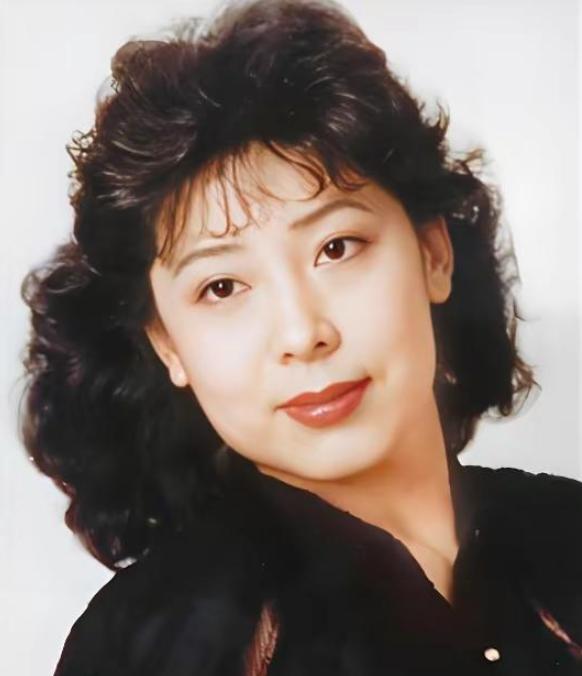 1990年，名震全国的关牧村闹离婚，丈夫甩下一句狠话：要房还是要孩子？谁知她连眼