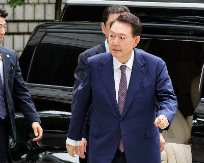 逮捕尹锡悦目前的他处境不容乐观，已经3次拒绝警方的传唤之后，韩国警方正在和检察