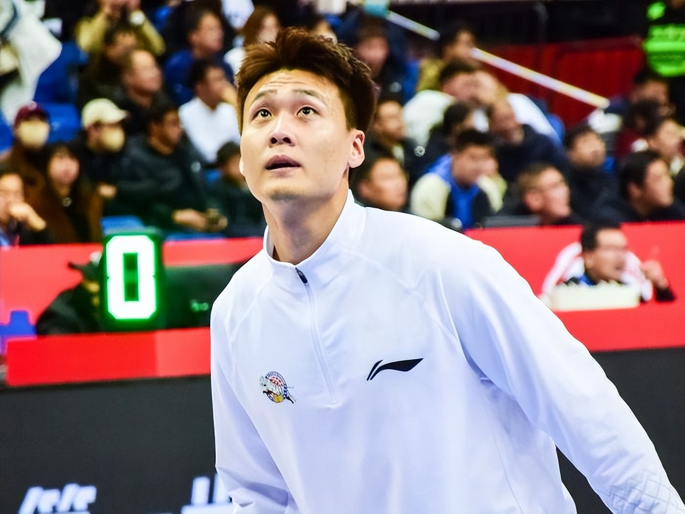 中国男篮12人名单出炉，周琦领衔三大内线，赵睿缺席锁定五大核心