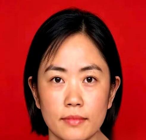 看到谢彬蓉的这份履历，很多人会觉得她走错片场了。大校军衔，空军高级工程师。按常