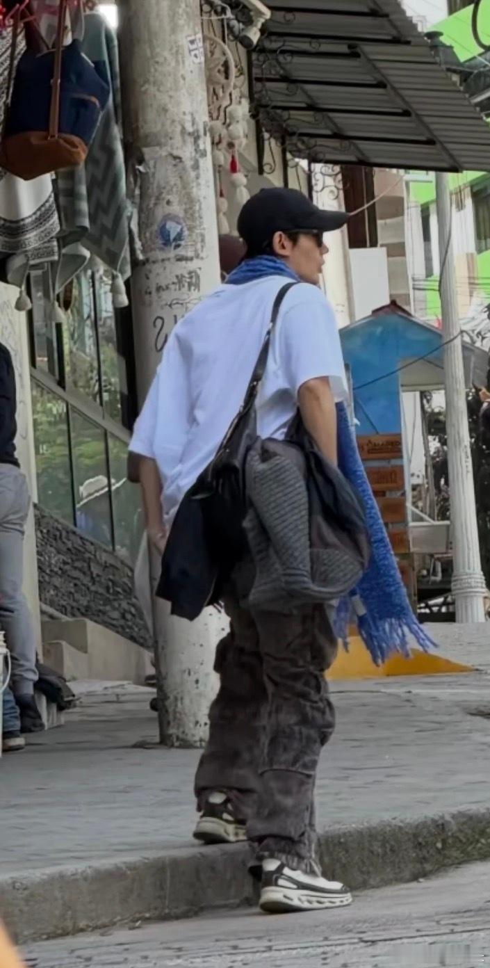 邓为花少穿搭图鉴邓为不愧是娱乐圈潮男行走的衣架子每天早上睁眼的幸福感来自邓为的