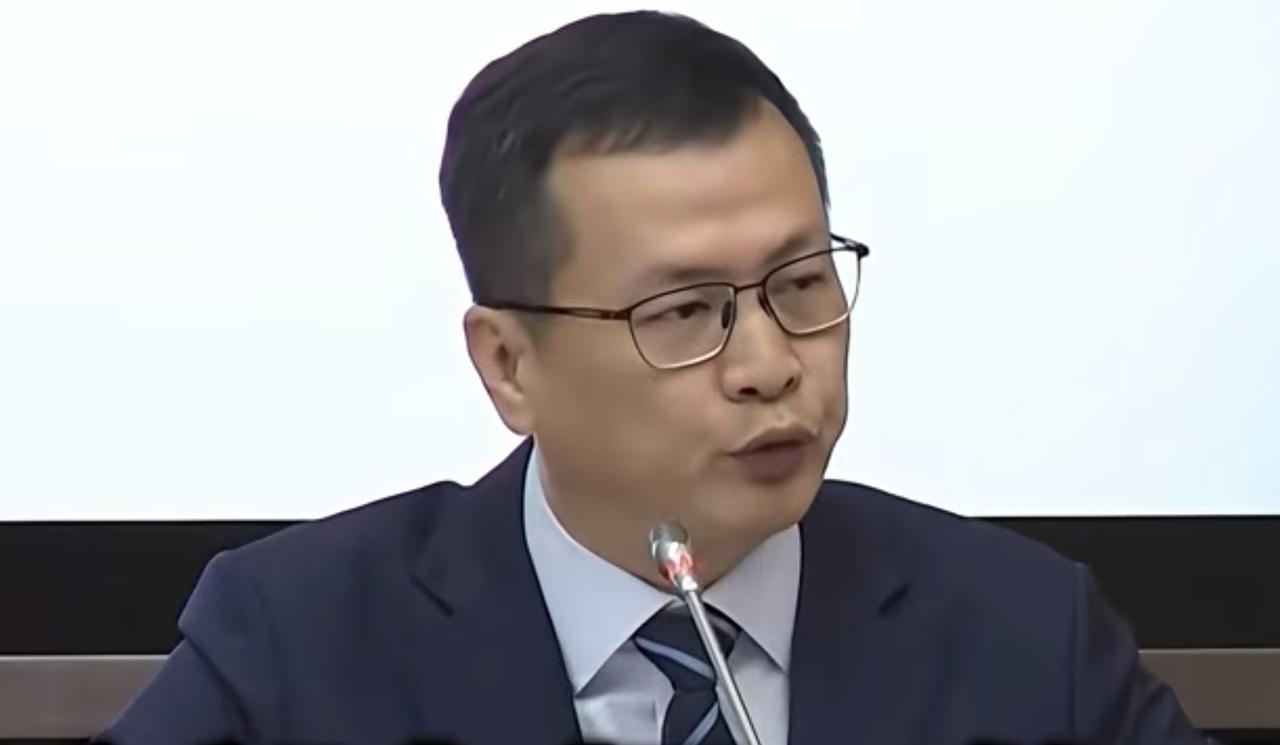 今天，罗智强在台立法机构质询台文化部门负责人李远时，问到：台当局砸了1.5亿投资