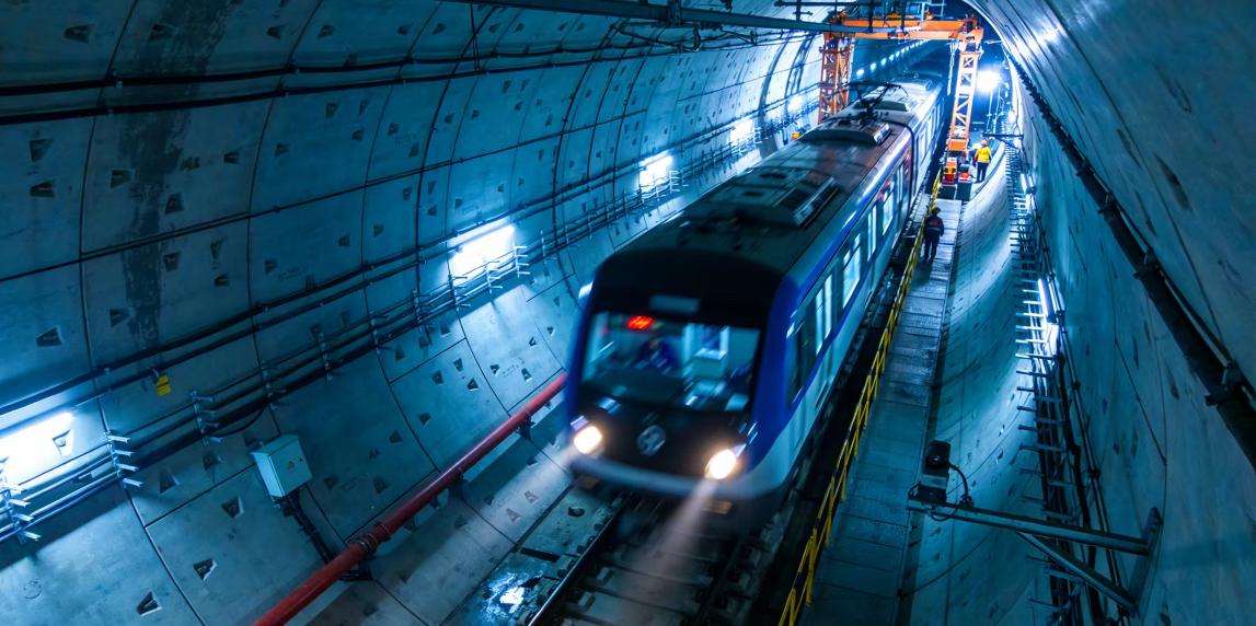 今天，全世界的目光都聚焦在长江江底，尤其是西方基建圈，全都看呆了！在89米深的水