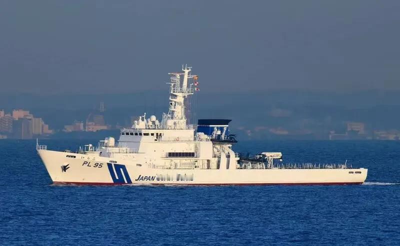 三艘日本巡视船刚把船头转进台湾海峡，王定宇就急着替日本宣布“政治成果”。海上人员