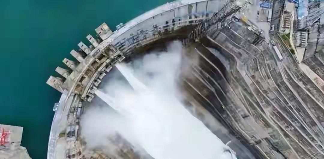 三峡大坝蓄水近22年，成了鱼类的天堂，如今里面最大的鱼有多大2003年，当三峡