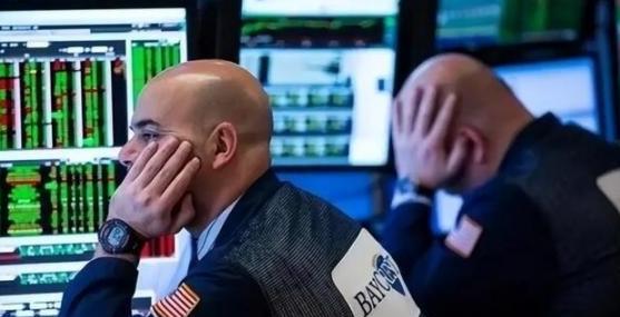 我感觉一旦中国今天清空全部7307亿美元美债，明天我们自己的出口企业，就将接不到