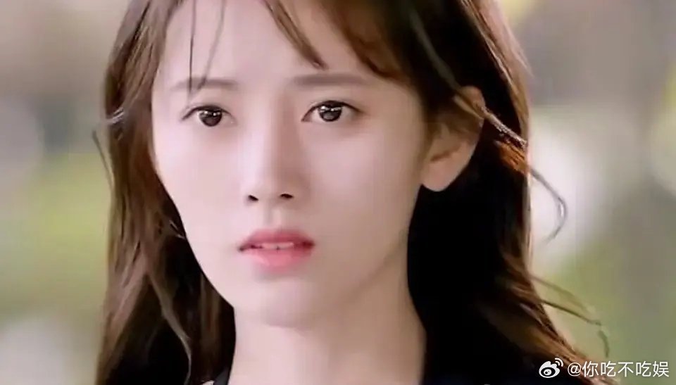 鞠婧祎早期的样子也能吊打田曦薇吧？