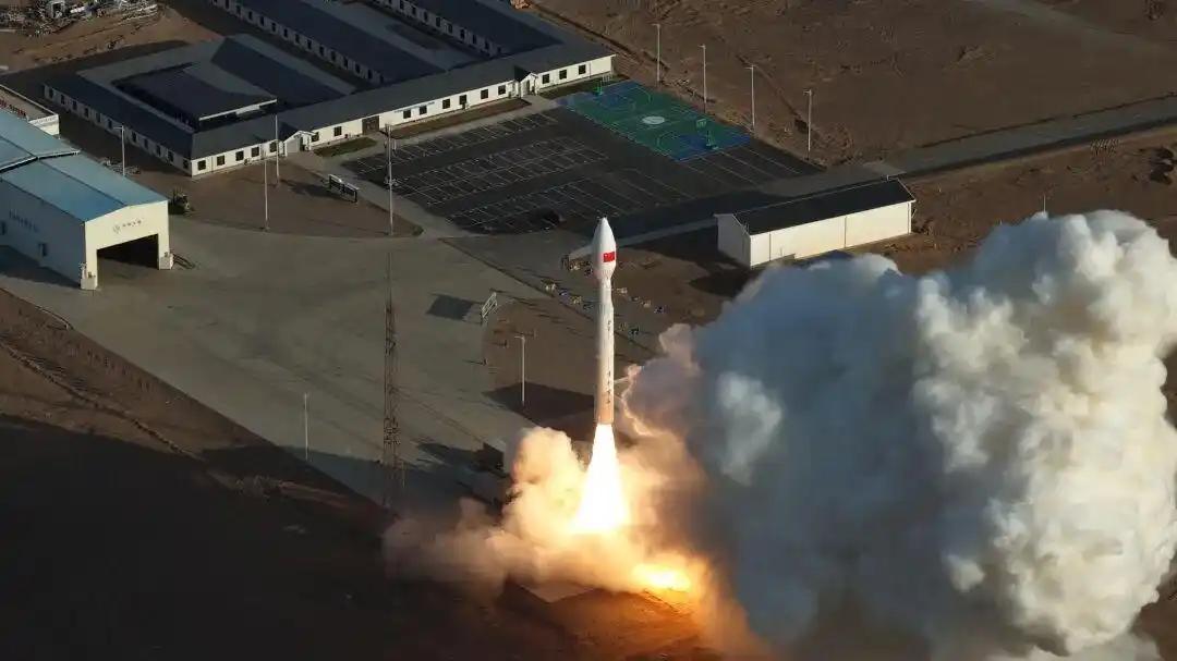 三天之内，三发火箭，把15颗卫星排着队送进太空。这两天，国内商业航天这波密集的