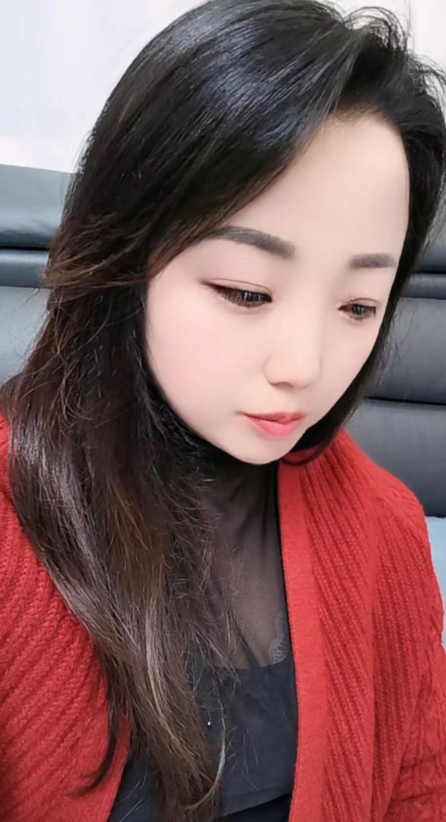 曾经以为进了婆家门就是一家人，可笑，百般的讨好只是个外人，婆婆吃过的苦巴不得你重