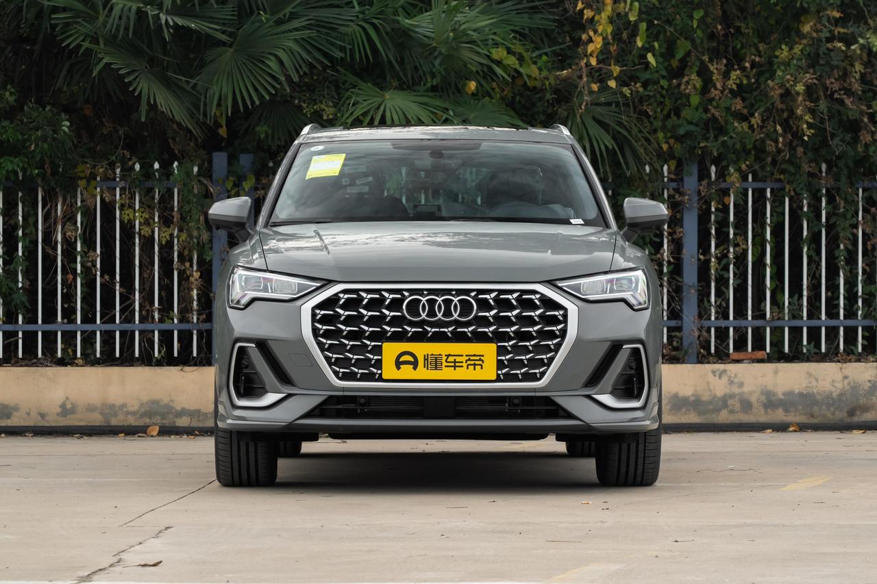 奥迪Q3开四年，精致是真精致，别扭的地方也不少。外观内饰都很干练，做工工整，科