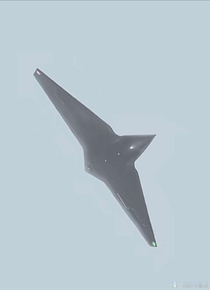 难以想象，这个飞行器会爆谁的头？