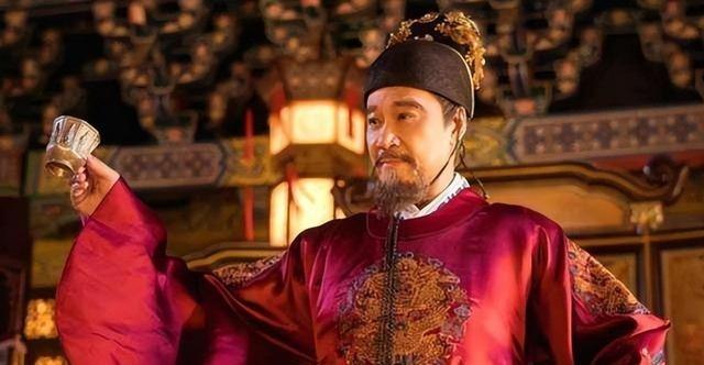 1402年，朱棣登上皇位，宁王朱权兴冲冲地跑进宫来，扯着嗓子喊：哥哥，你说过的，
