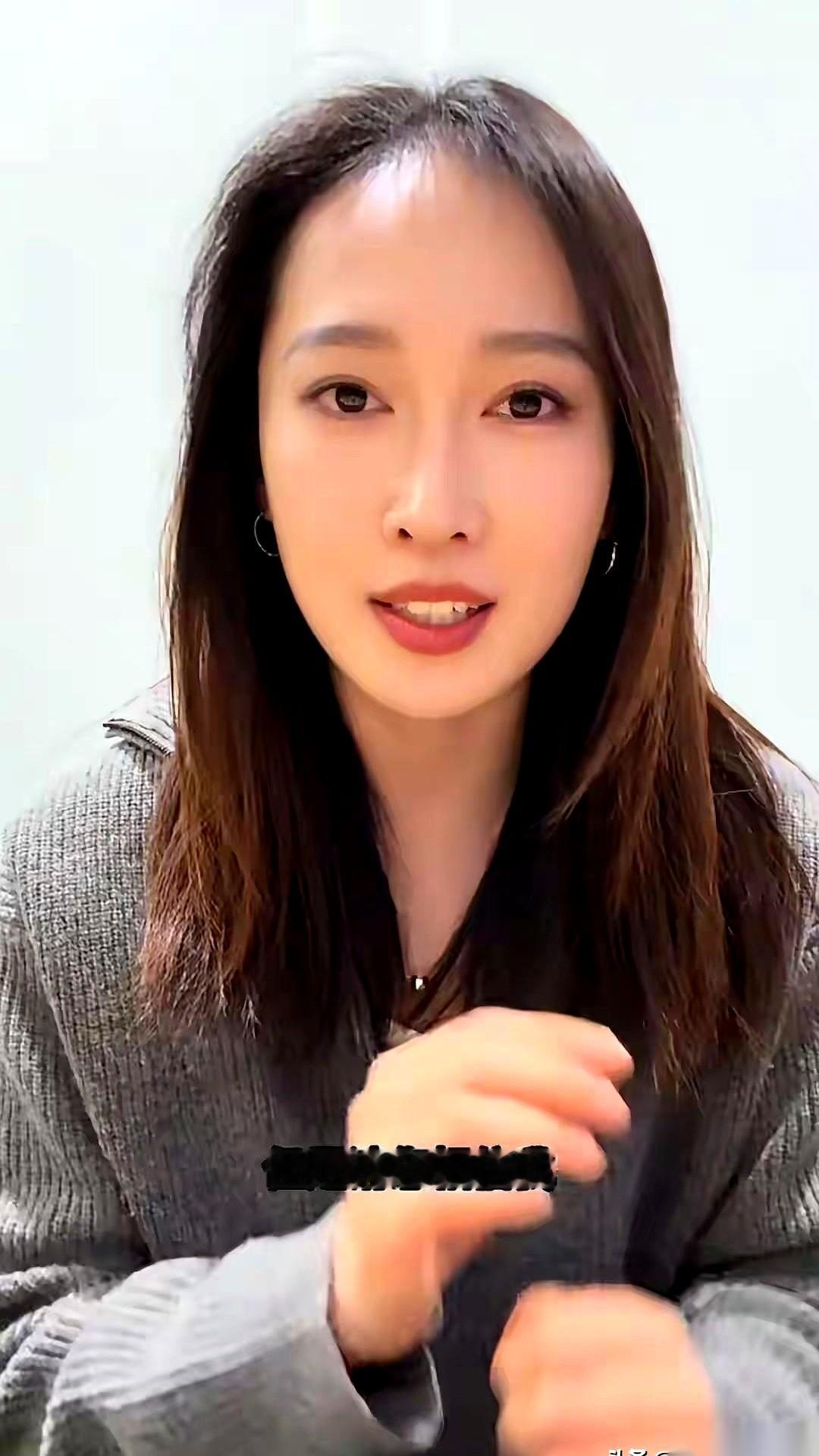 东方甄选的YOYO，终于出来说话了。一句“我们是卖货的，不是卖惨的”，直接甩了