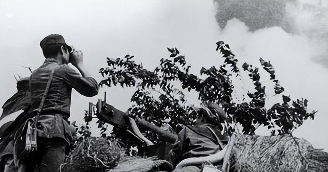 1948年11月22日，黄百韬在碾庄突围受伤，自知大势已去，痛哭着向杨廷宴说出最