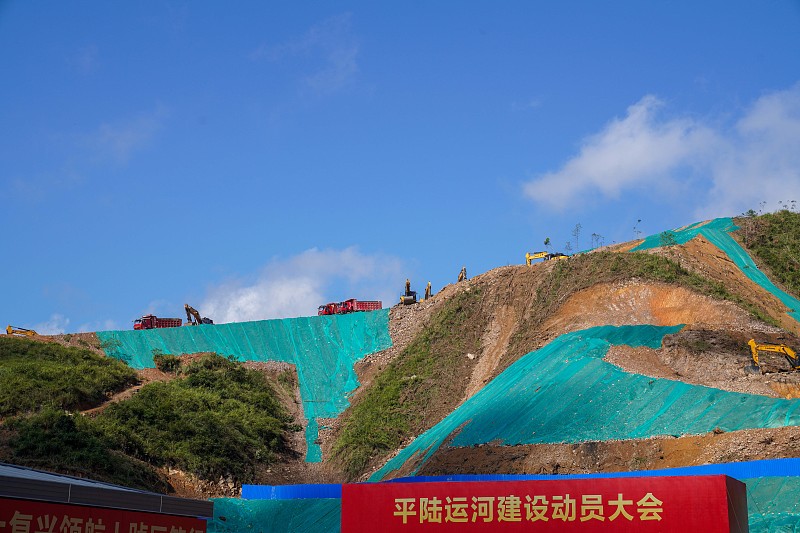 挖一条运河，反倒多出1.39万亩良田？这账是怎么算的？天底下哪有挖坑还能赚地的道理？广西还真干成了：