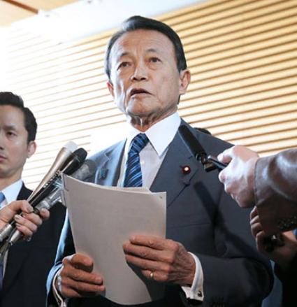 高市早苗一生中最重要的3个男人，安倍晋三已经长眠，丈夫山本拓中风。日本老龄化严