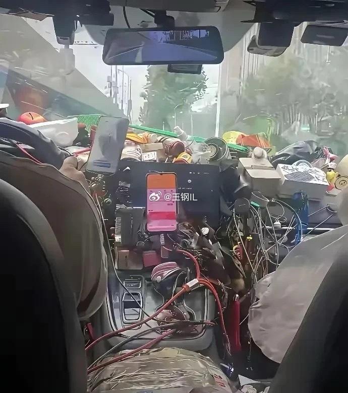 网上的图有点夸张了，但是这真的是严重安全隐患啊！​​​