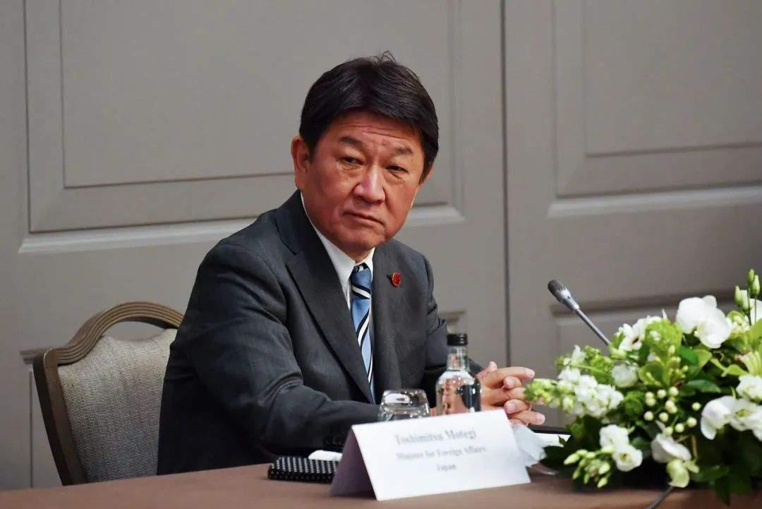 日本外务大臣茂木敏充宣布，上调外国人单次入境签证和多次入境签证的费用，说白了日本