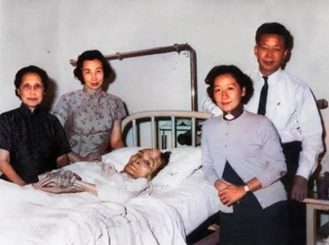 1962年，台湾，梅贻琦校长病逝前，一张罕见的老照片，镜头中的他奄奄一息地躺在病