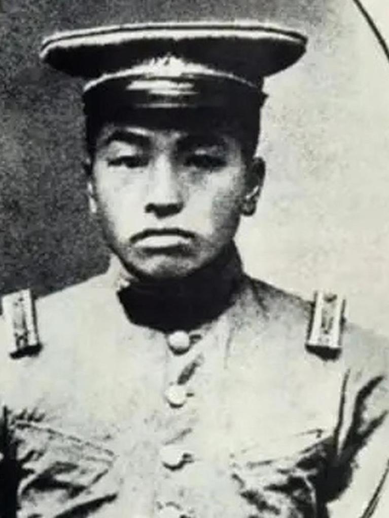 1939年山西，国军中将陈铁设宴款待彭德怀。宴席表面看着平和无波，陈铁的夫人上前