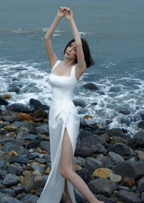 不得不说秦岚真好看呀，我是来安利秦岚姐姐会穿搭