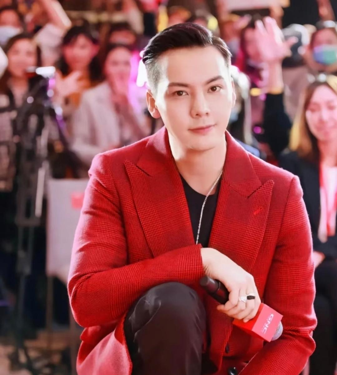 你以为超模何穗的世界只有T台和闪光灯？陈伟霆最近一番话，彻底颠覆了这个印象。