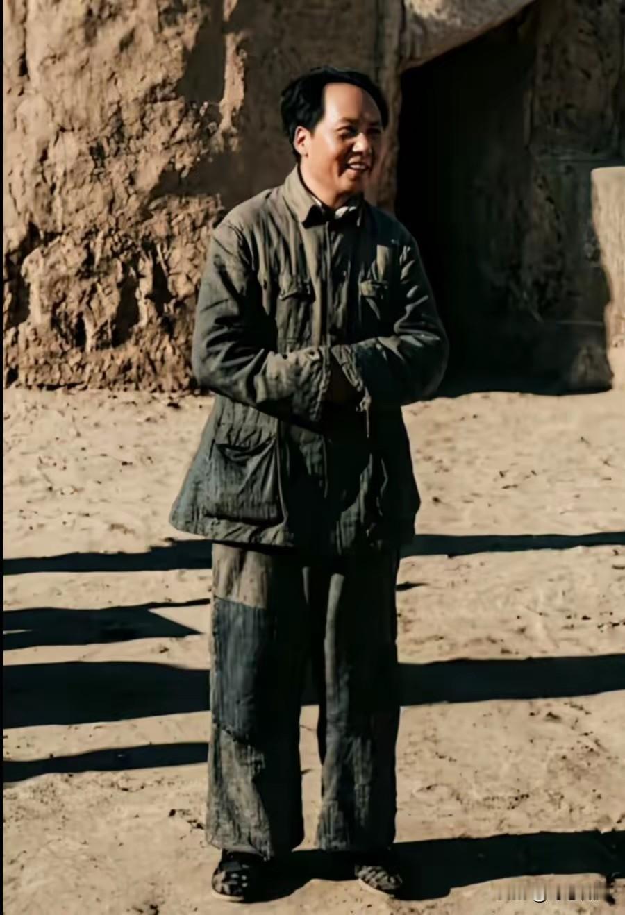 一张延安老照片，读懂最动人的初心看到这张著名的历史照片，内心便被一种复杂的
