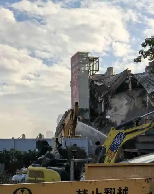 深圳1979竟然拆掉啦想到什么说什么1979刚建起来的时候最喜欢去的是漫咖啡了