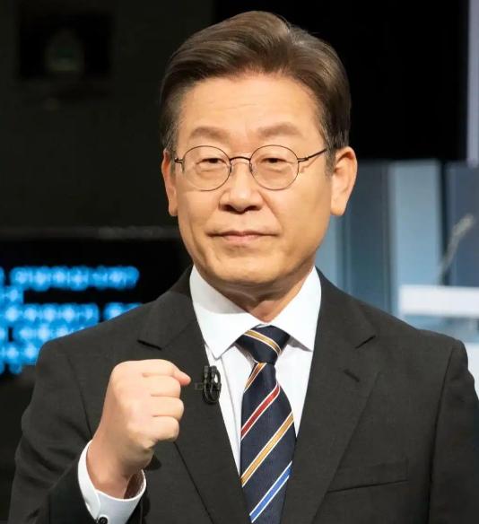 这一次韩国真给美国逼到绝路了10月10日消息，韩元兑美元汇率大跌，跌到了自从5