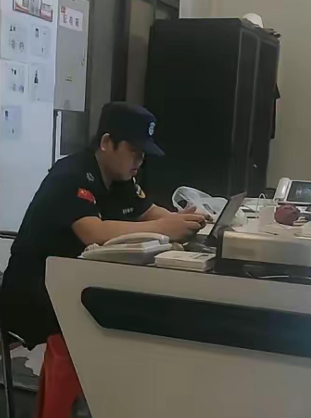 当保安一定要找管理轻松一些的单位，那么在哪些要求下适合当保安呢？一，值班可以坐