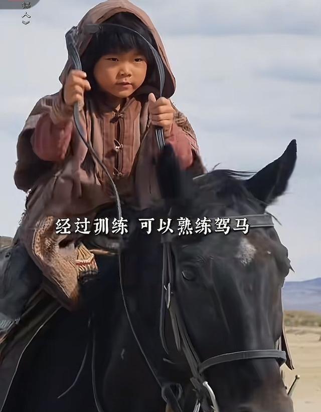 《镖人》小七只有4岁半，没有表演经验，被选上另有原因，不是家庭背景硬，也不是会骑