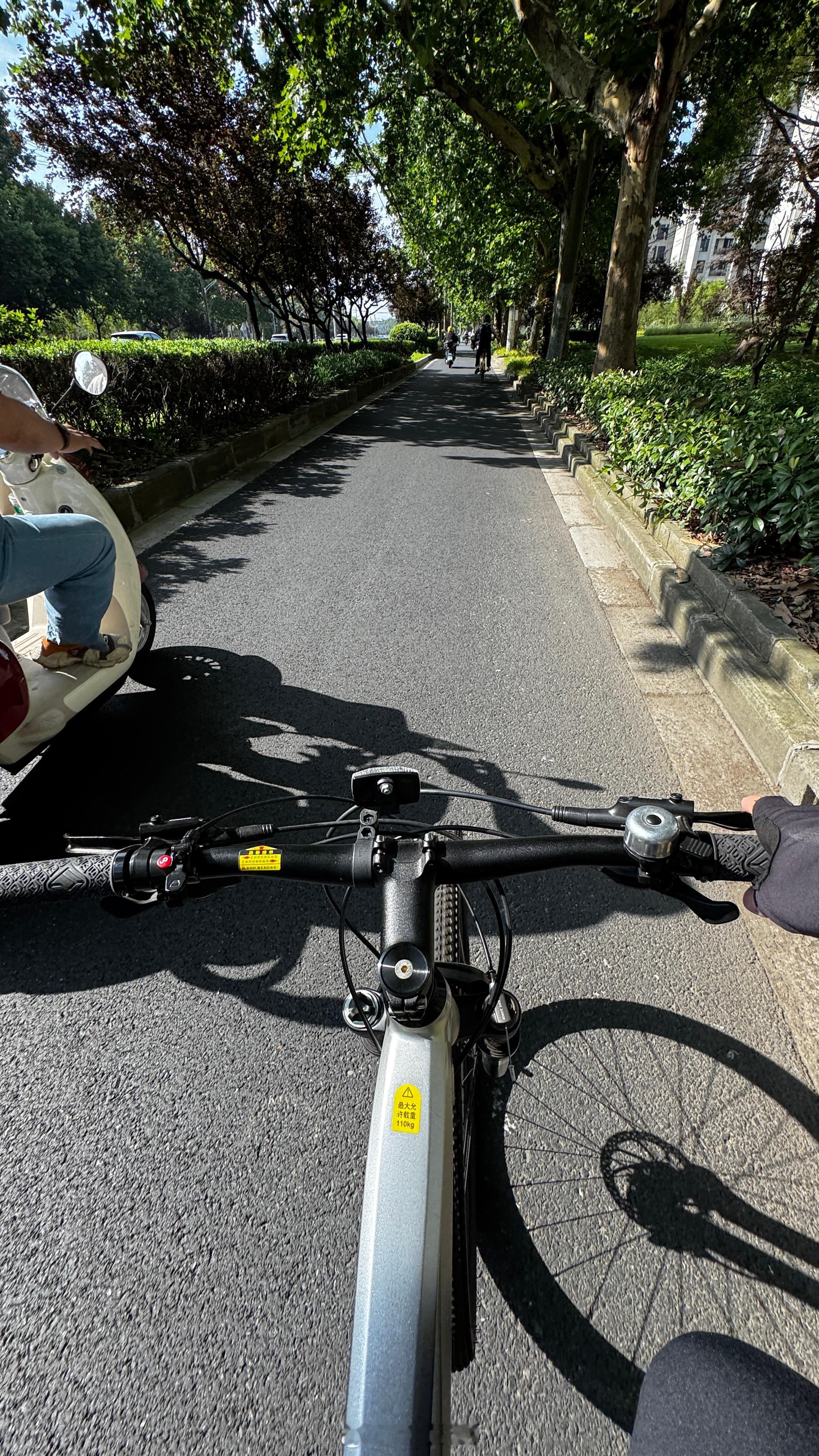 终于天晴，好久没骑车🚲…今日20KM克总随感自行车还得在骑行中​​​