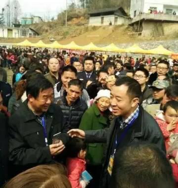 清华大学硕士陈行甲，任职巴东县委书记期间，亲手将多个官商送进了牢房。反腐最激烈时
