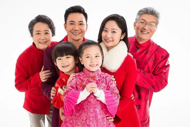 人到中年，得守住“六个重要”，到晚年就不慌，上有老下有小的中年人，是家里的