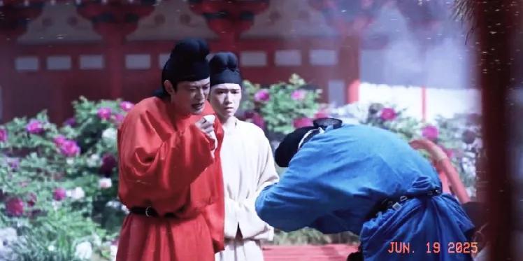 9.《长安的荔枝》。“某要活生生吞了他。”鱼常侍准备对何刺史开刀了。何刺史还救得