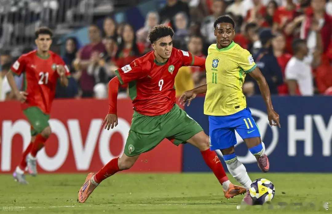 95分钟绝杀！巴西2-1掀翻非洲劲旅，独扛南美大旗硬刚欧洲三强！青春风暴的背后