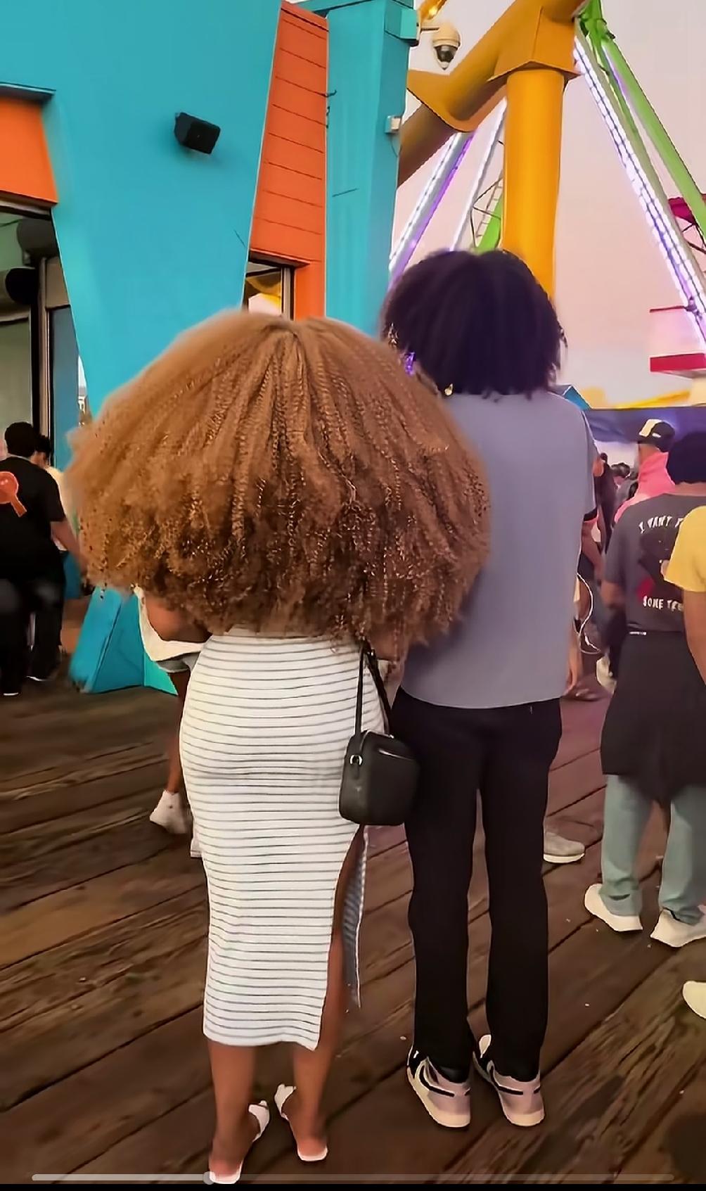 看看别人这爆炸发型，再摸摸我头上的发型，真是又羡慕又悲哀，人家怎么能长出这么旺盛