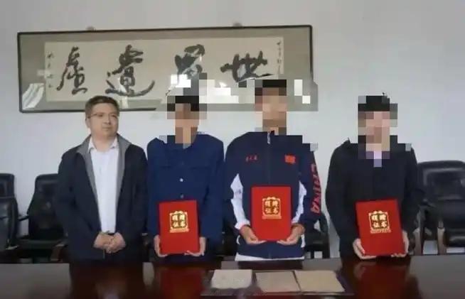 国家要出手了，"精日分子"的好日子到头了！为什么要狠狠治，在我看来“精日”不是