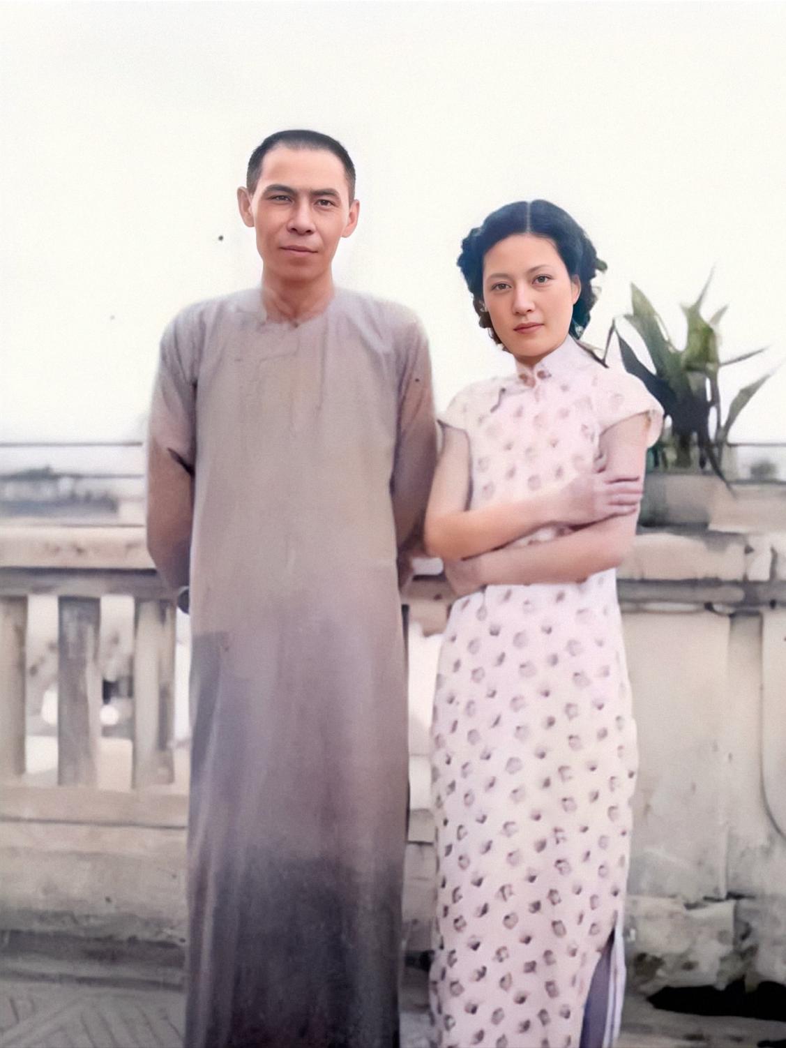 1965年，杜月笙的四姨太姚玉兰外出打牌，突然全身燥热，坐立不安，她心中