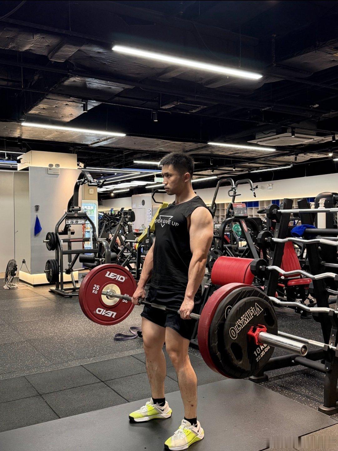 你们喜欢肌肉男类型吗体育生​​​