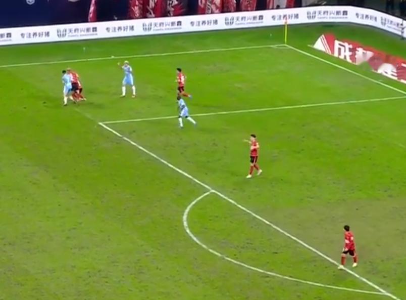 除了浙江绿城外，其他球队真是展现出高贵的品质。比如河南建业，同样的无欲无求，但